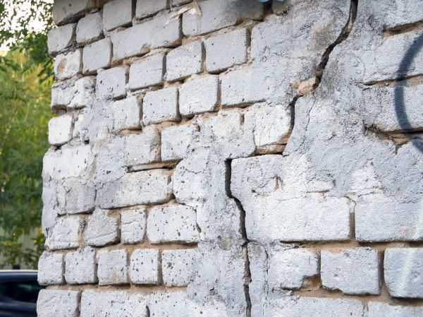 Cracked Brick Wall Repair in Longview